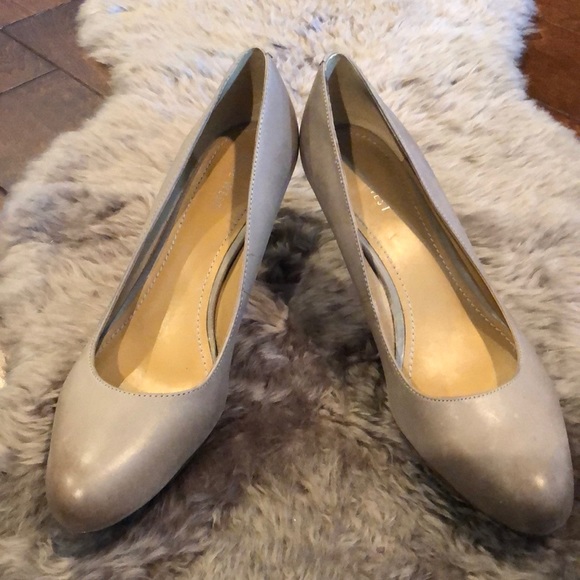 Nine West Taupe Leather Pumps - Picture 1 of 3